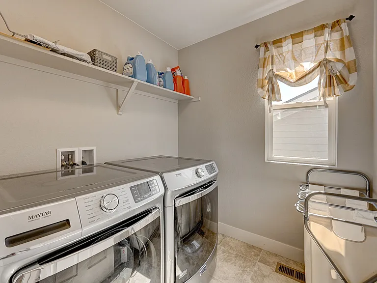4713 Helena St — Photo 16