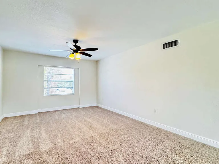 12664 Kenwood Ln #C — Photo 3
