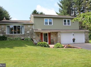 64 Dutch Dr, Holland, PA 18966