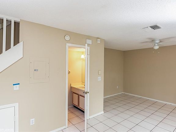 5th image of 3590 Whispering Oaks Ln #1