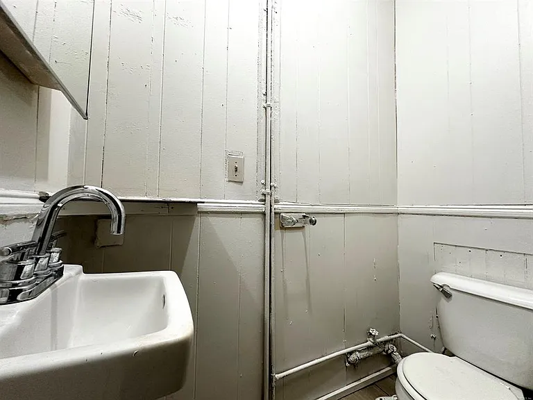 103 Catherine St #2 — Photo 25