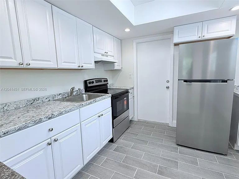 2470 NE 182nd Ter #1 — Photo 11