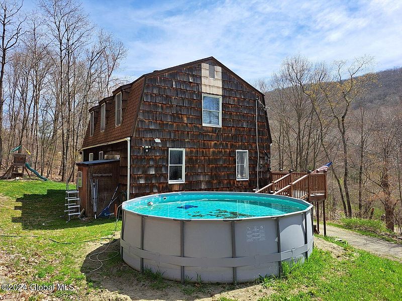 4th image of 429 Beattie Hollow Road