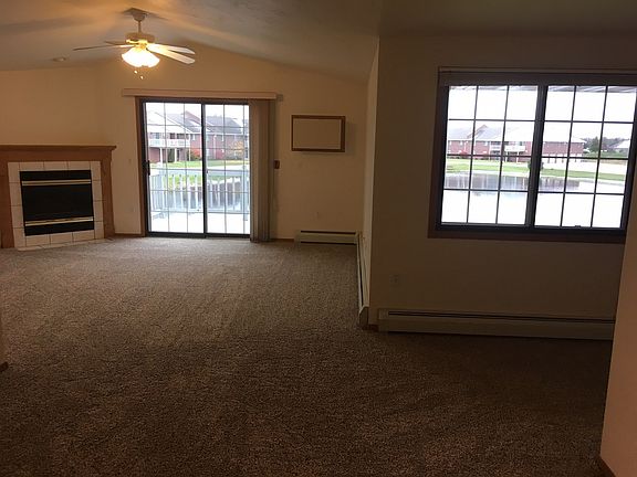 2nd image of 1664 River Bend Ter APT 9