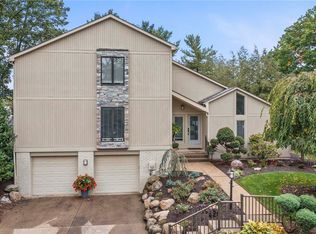 102 Maid Marion Ln, Canonsburg, PA 15317