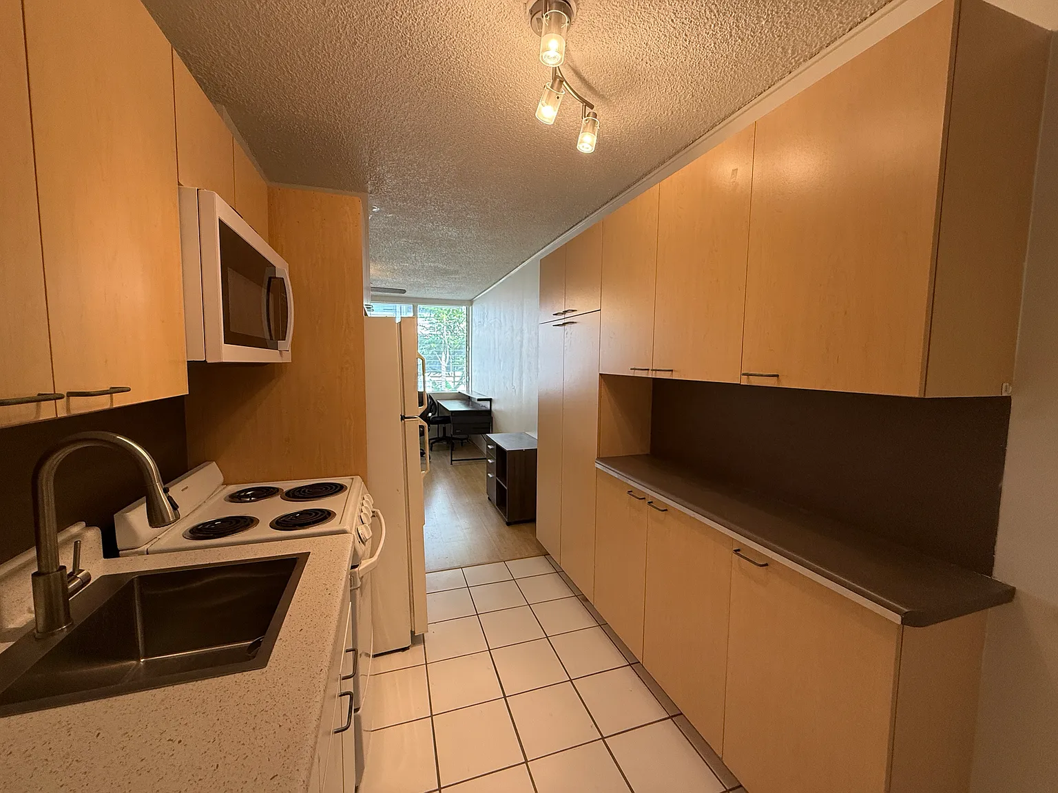 2442 Tusitala St — Photo 2