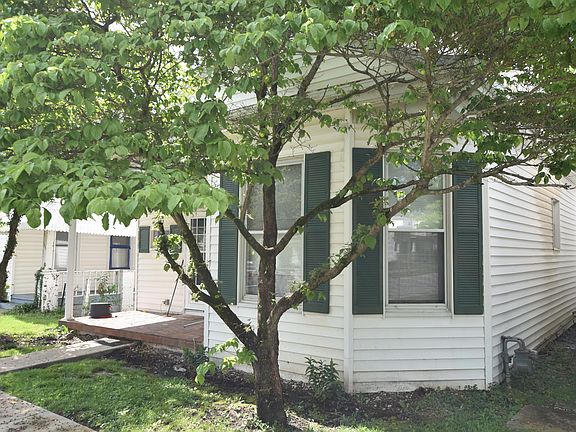 2nd image of 1006 E 2nd St