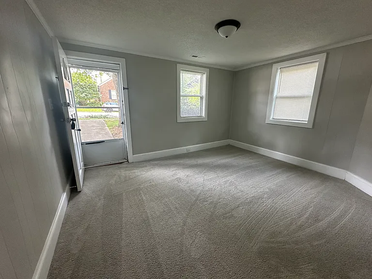 1078 Otis Blvd — Photo 3