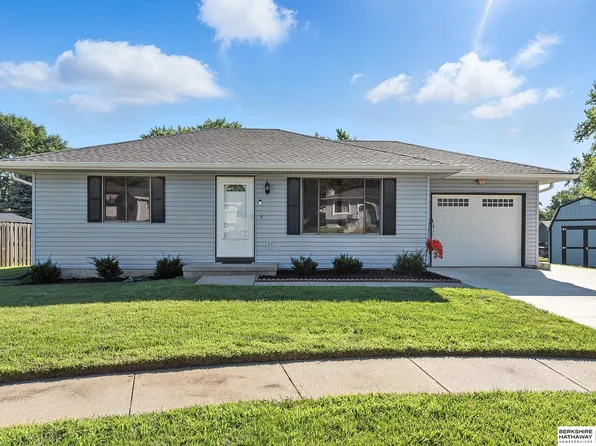 936 N 28th St, Blair, NE 68008