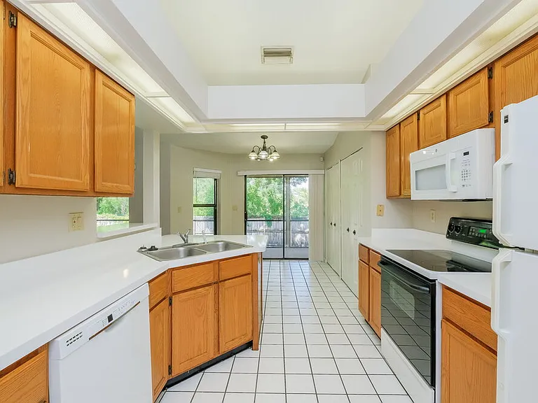 5713 Erhardt Dr — Photo 6
