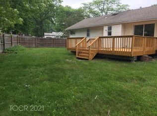 220 Vivien Ct, Paramus, NJ 07652