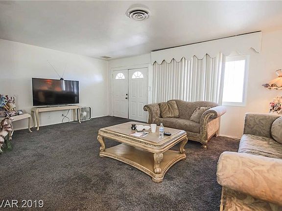 3rd image of 3167 Palmdale St