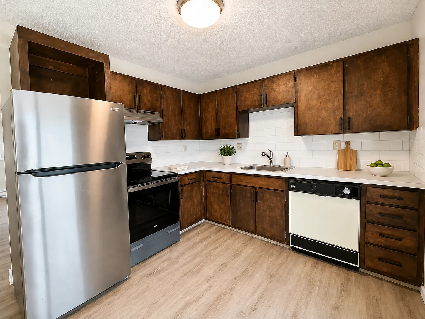 2 bed, 925 sqft, $1,200 — Photo 1