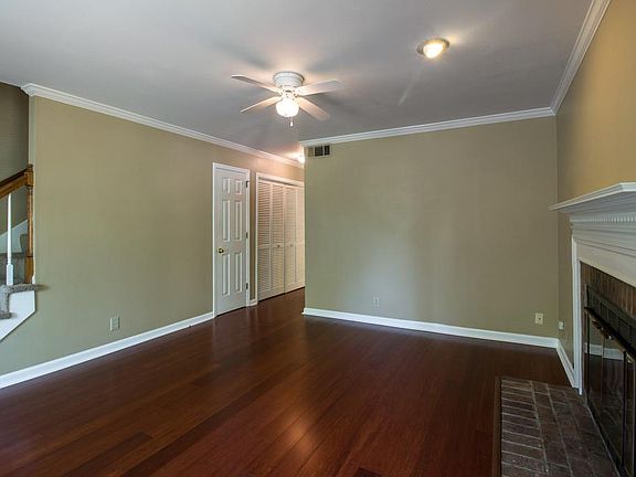 3rd image of 1229 Carriage Park Dr