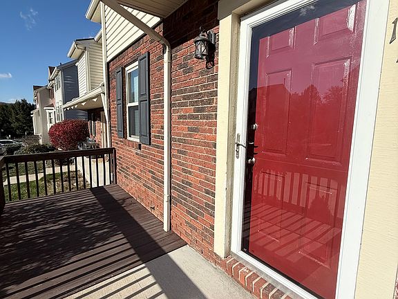 3rd image of 117 Hillvue Dr