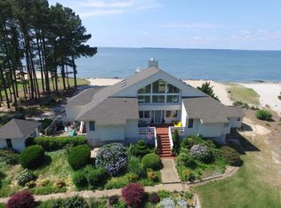 504 Windjammer Ln, White Stone, VA 22578