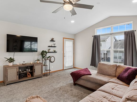 4th image of 217 Kathryn Ln