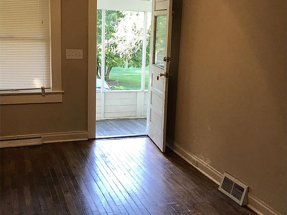2nd image of 8117 Wayne Ave
