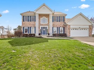 4901 Sunset Oaks Ln, Saint Louis, MO 63128