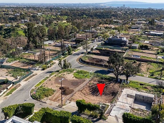 5th image of 14607 Bestor Blvd