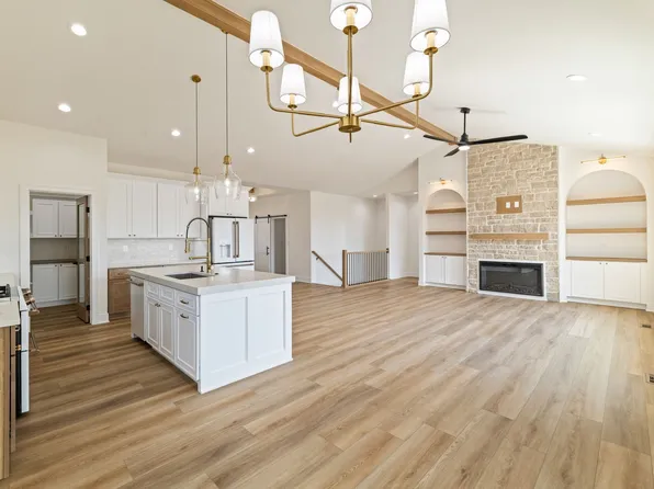 17302 Northview Dr, Urbandale, IA 50323