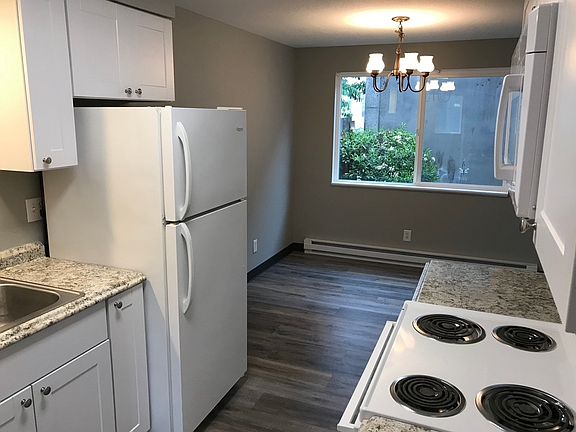 2nd image of 2323 22nd Ave APT 2
