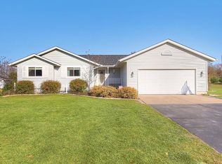3039 Cottage Ct, Cedar Springs, MI 49319