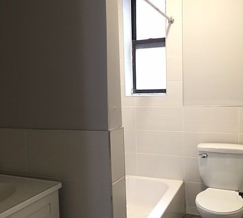 5th image of 330 E 22nd St APT 2B