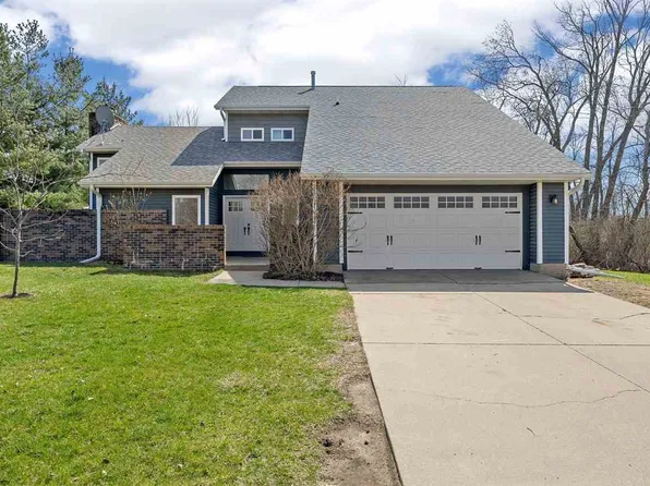 5750 J St SW, Cedar Rapids, IA 52404