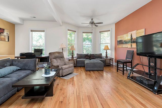 1st image of 3912 N Kedvale Ave