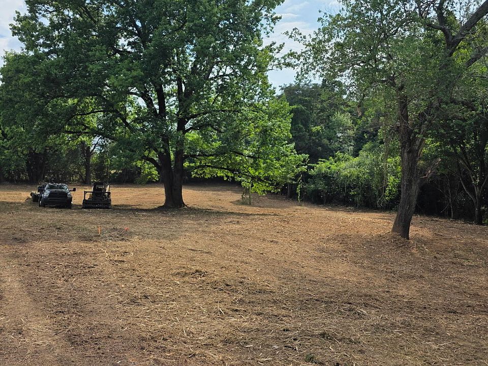 1st image of 609 McMinn