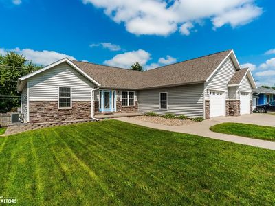 403 E Carleton St, Toledo, IA, 52342