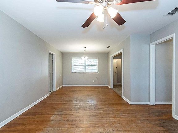 3rd image of 4212 42nd St