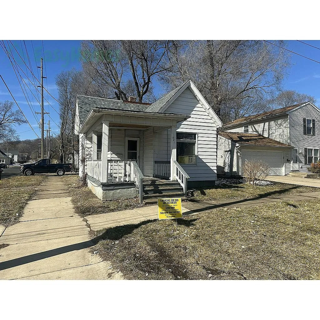 301 N Charlton St photo 1