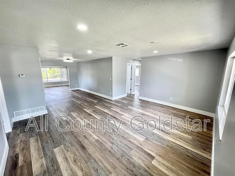 162 Ott Cir — Photo 4