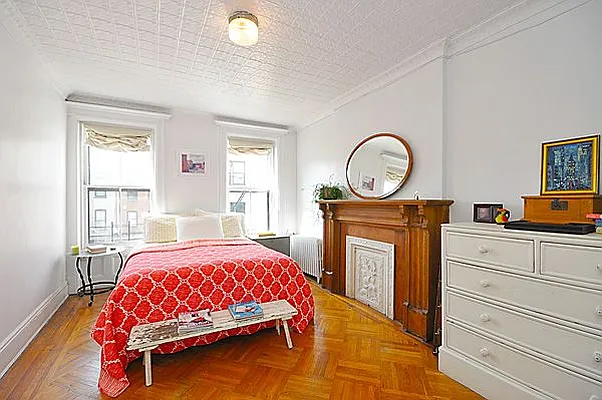 Sold by Realty Collective | media 6