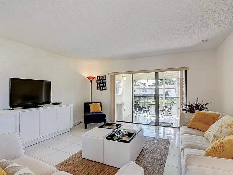7911 Eastlake Dr #H — Photo 16