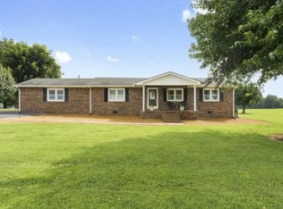7271 Dunn Rd, Cedar Hill, TN 37032
