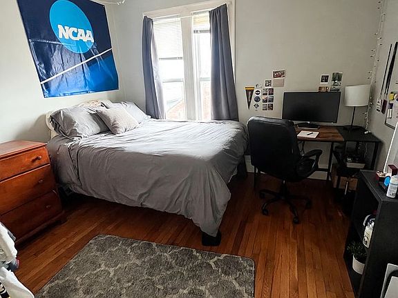4th image of 731 Parker St #13