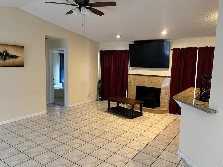 2265 SW Edison Cir — Photo 3