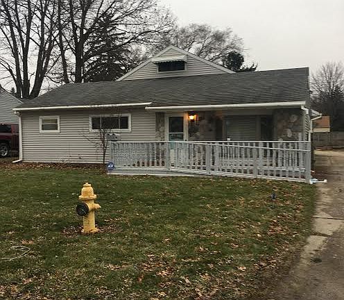 3rd image of 1129 Birch Ave