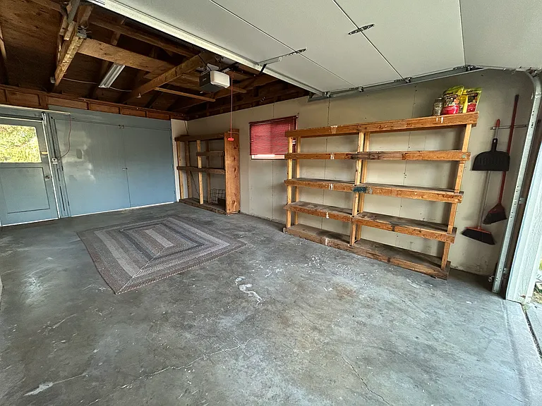 1816 Dixon Ave — Photo 17