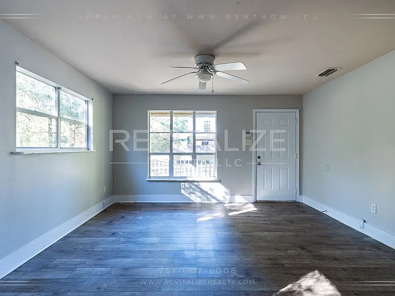 1746 Cody Rd N — Photo 7