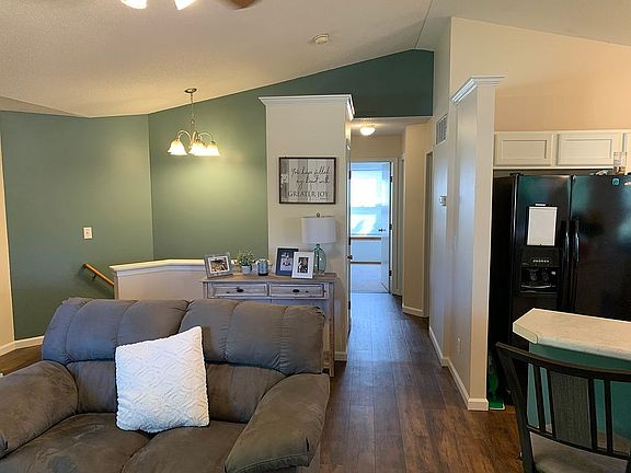 2nd image of 303 Victoria Ct