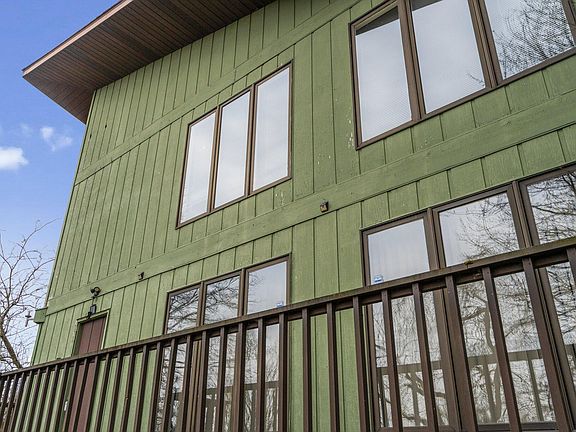 5th image of 351 Tamarack Dr
