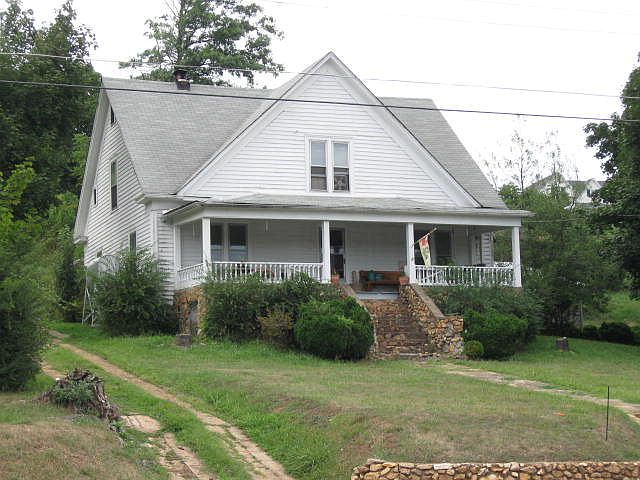 1st image of 100 E Stuart Dr
