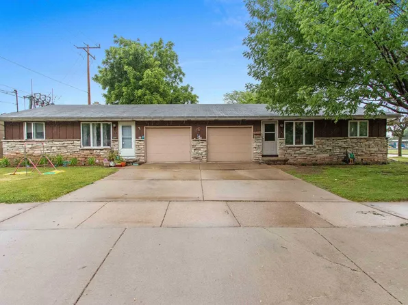 221 W Ann St, Kaukauna, WI 54130