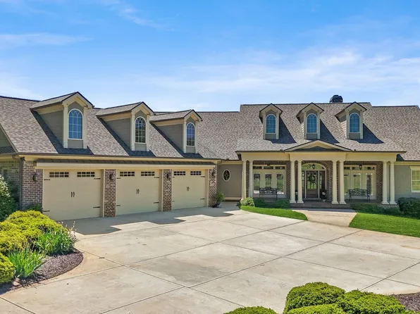 428 Fox Valley Dr, Monroe, GA 30656