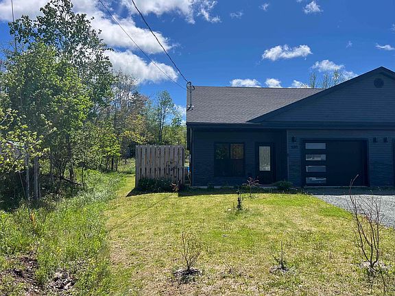 2nd image of 520 Truro Heights Rd