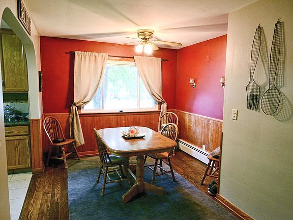 3rd image of 2071 Uniondale Dr